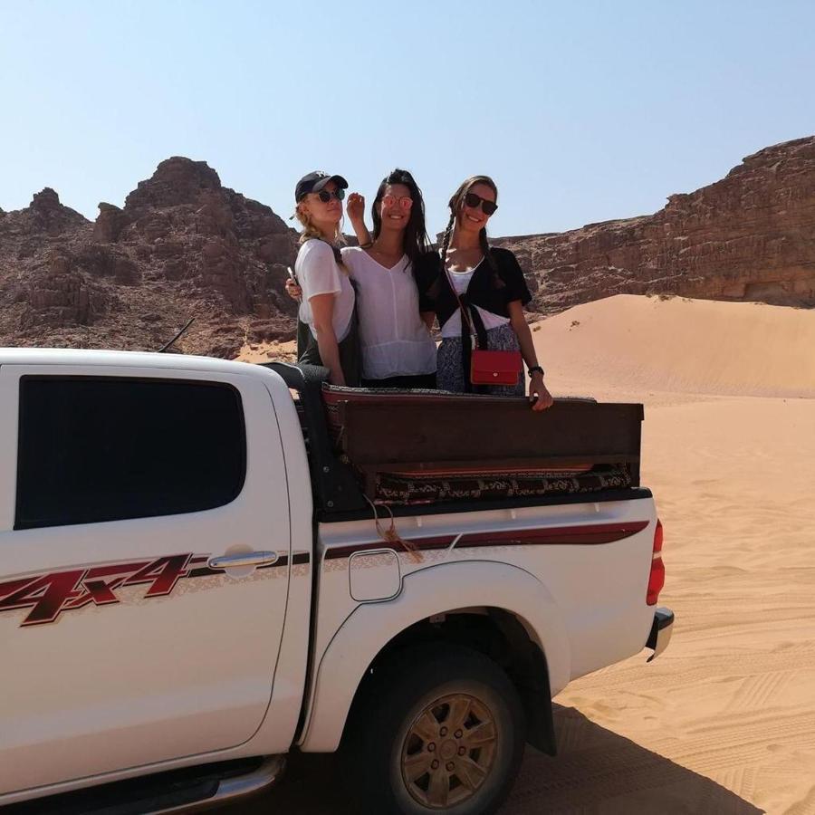 Hotel Maraheb Luxury Camp Wadi Rum Esterno foto