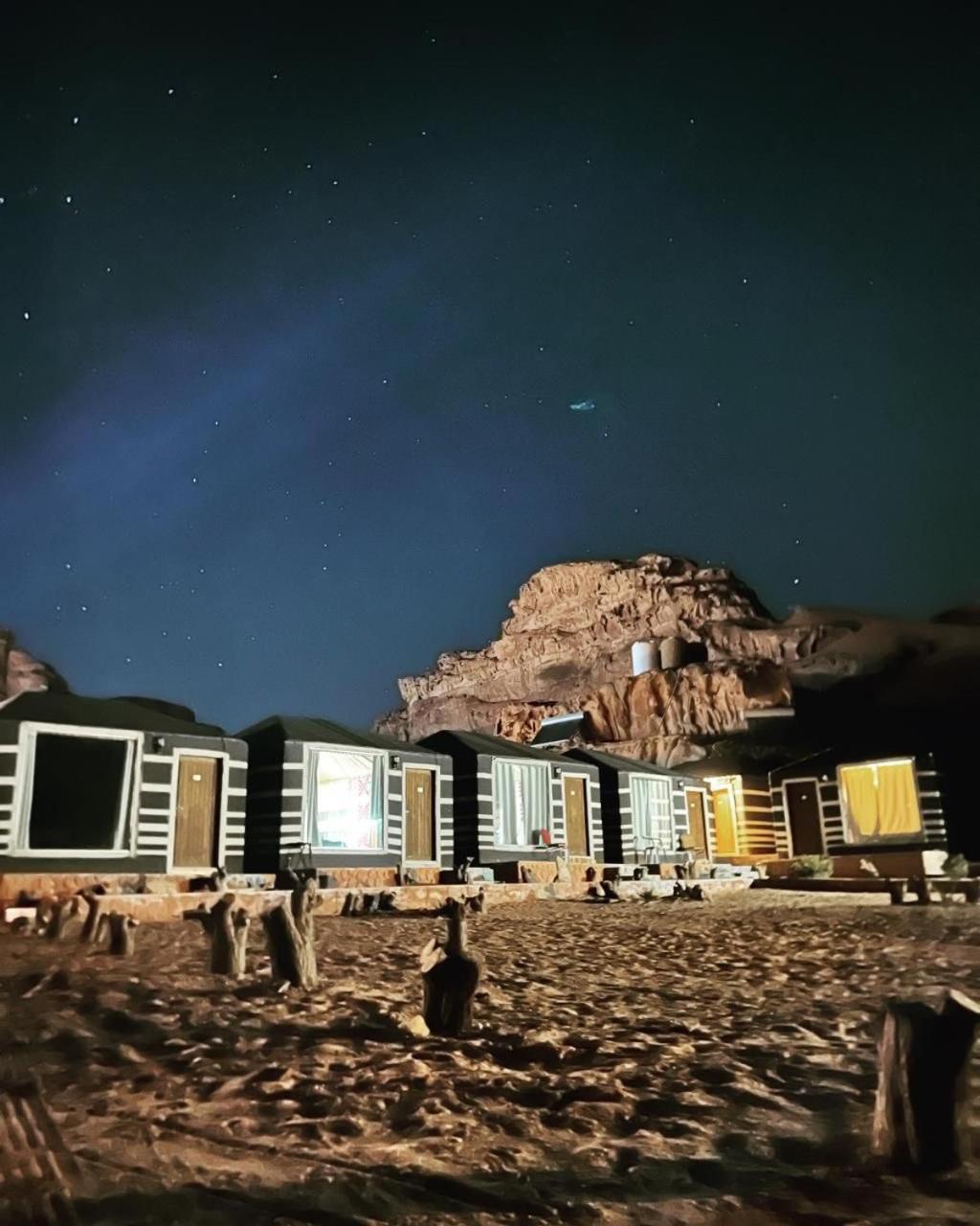 Hotel Maraheb Luxury Camp Wadi Rum Esterno foto