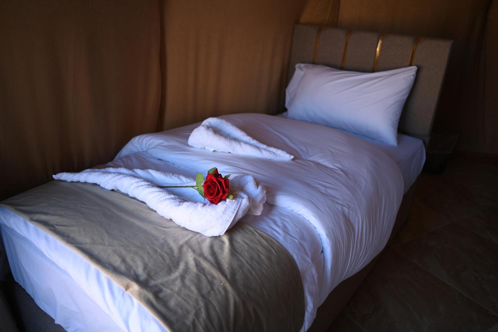 Hotel Maraheb Luxury Camp Wadi Rum Esterno foto