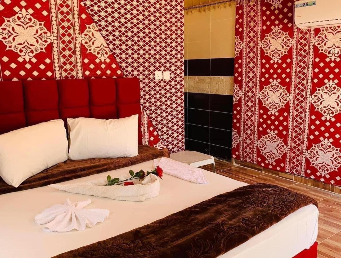 Hotel Maraheb Luxury Camp Wadi Rum Esterno foto
