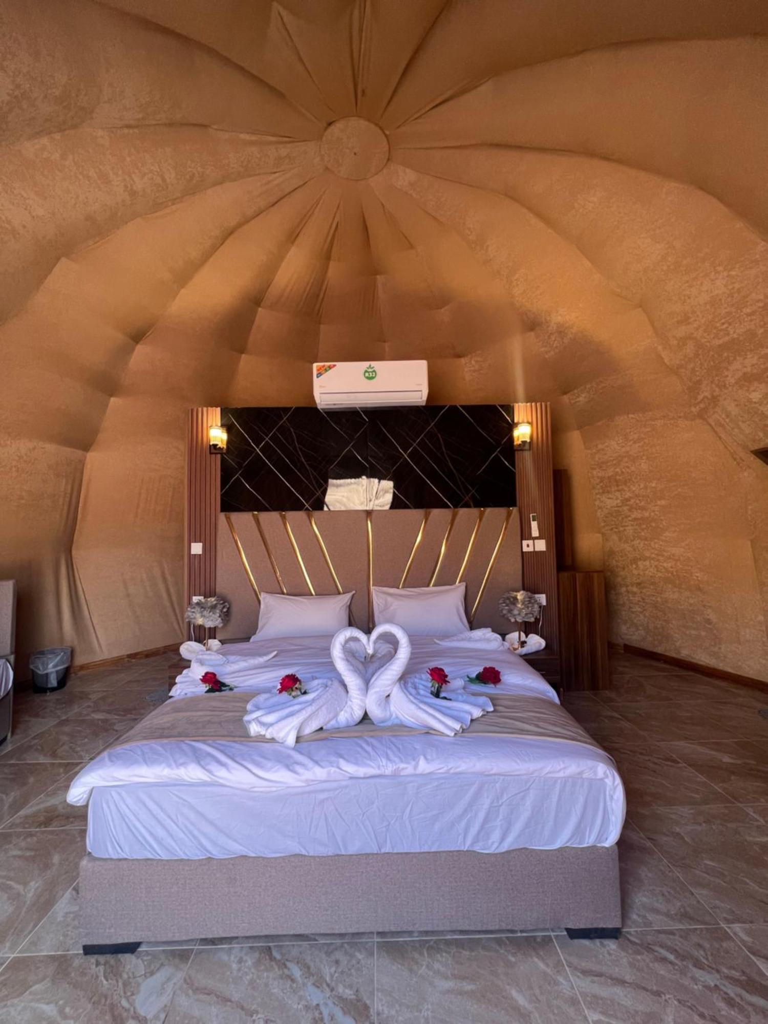 Hotel Maraheb Luxury Camp Wadi Rum Esterno foto